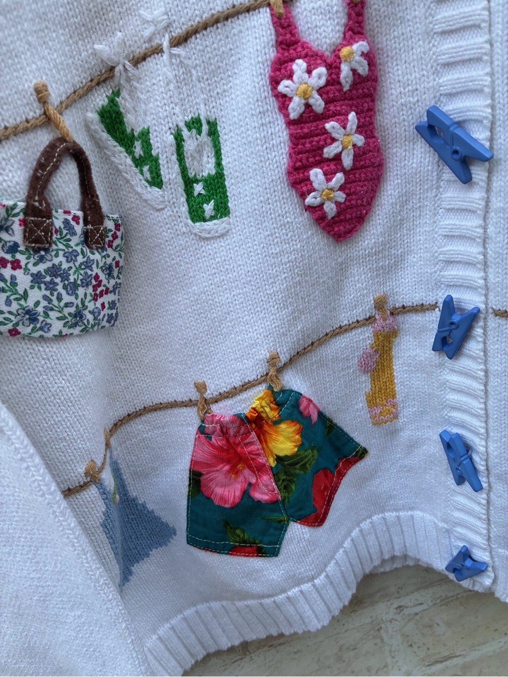Vintage Talbots size M whimsical clothes line 90s cardigan clothspin buttons - Picture 8 of 10